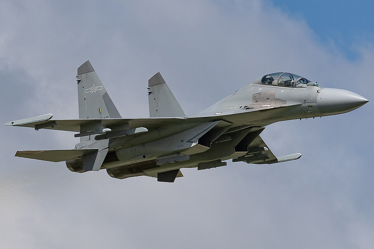 J-16 fighters flying at the 2023 Changchun air show