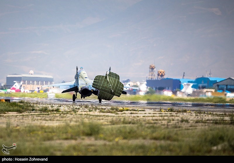 Iranian MiG-29 landing with a drag parachute